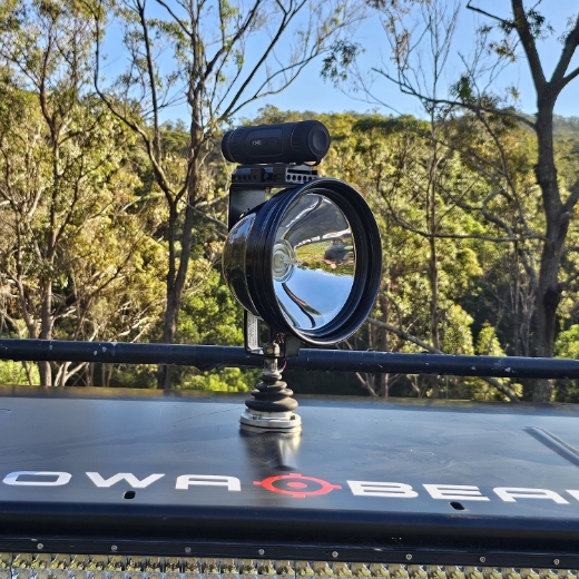 Picture of SPOTLIGHT ROOF MOUNT 7"/175mm, 12V-100W QUARTZ HALOGEN GLOBE, BRACKET & THERMAL MOUNT
