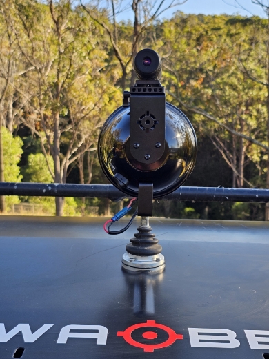 Picture of SPOTLIGHT ROOF MOUNT 7"/175mm, 12V-100W QUARTZ HALOGEN GLOBE, BRACKET & THERMAL MOUNT